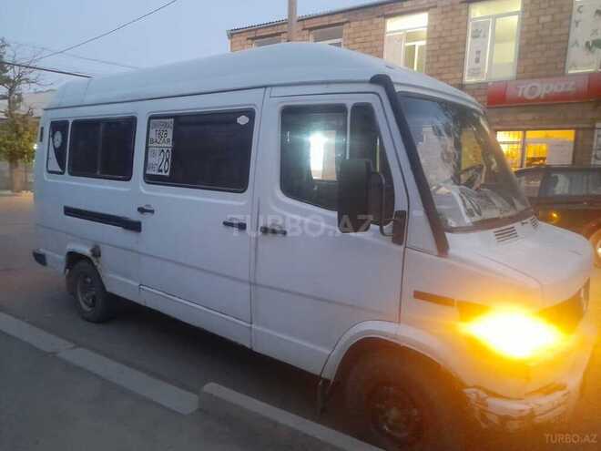 Mercedes 208 D 1993, 300,000 km - 2.5 l - Gəncə