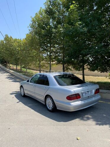 Mercedes E 240 2001, 253,354 km - 2.4 l - Bakı