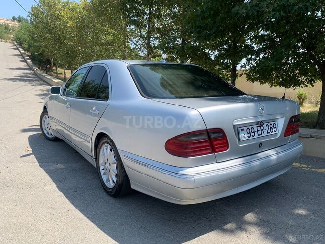 Mercedes E 240 2001, 253,354 km - 2.4 l - Bakı
