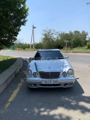 Mercedes E 240 2001, 253,354 km - 2.4 l - Bakı