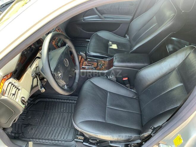 Mercedes E 240 2001, 253,354 km - 2.4 l - Bakı