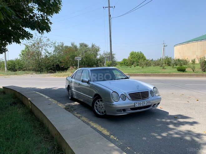 Mercedes E 240 2001, 253,354 km - 2.4 l - Bakı