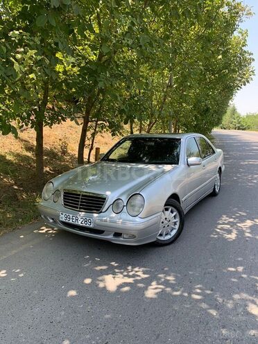 Mercedes E 240 2001, 253,354 km - 2.4 l - Bakı