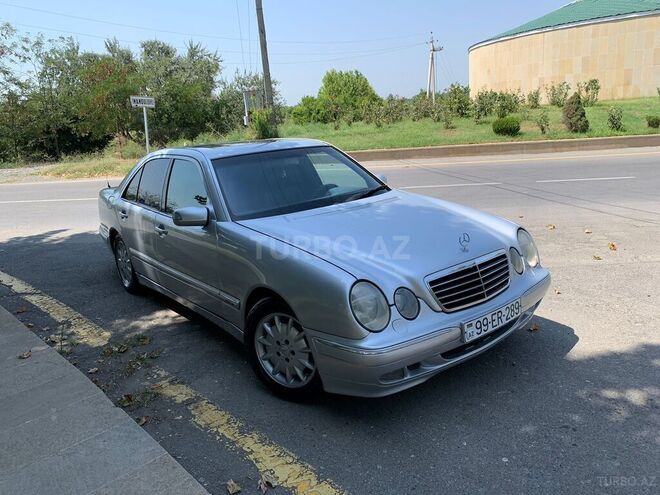 Mercedes E 240 2001, 253,354 km - 2.4 l - Bakı