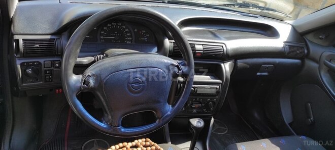 Opel Vectra 1994, 250,000 km - 1.6 л - Şəki