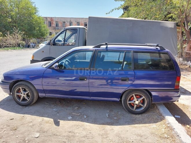 Opel Astra 1997, 150,000 km - 1.6 l - Bakı