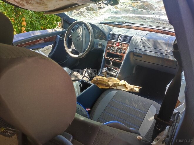 Mercedes C 200 1997, 250,000 km - 2.0 л - Ağcabədi