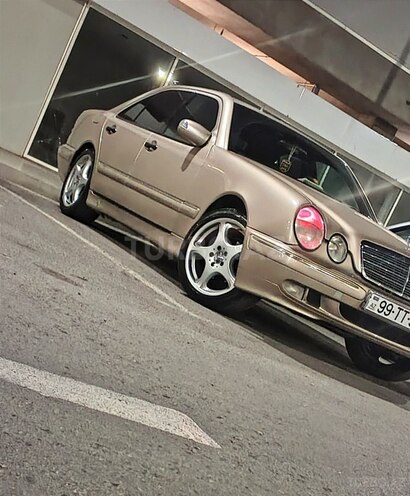 Mercedes E 240 1997, 306,090 km - 2.6 л - Bakı