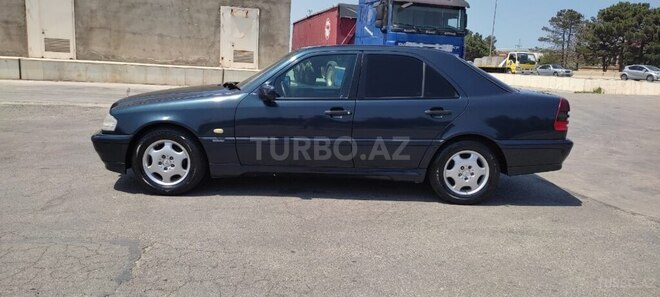 Mercedes C 180 2018, 500,000 km - 1.8 l - Bakı