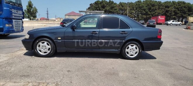 Mercedes C 180 2018, 500,000 km - 1.8 l - Bakı