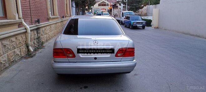 Mercedes E 200 1997, 325,000 km - 2.0 l - Bakı