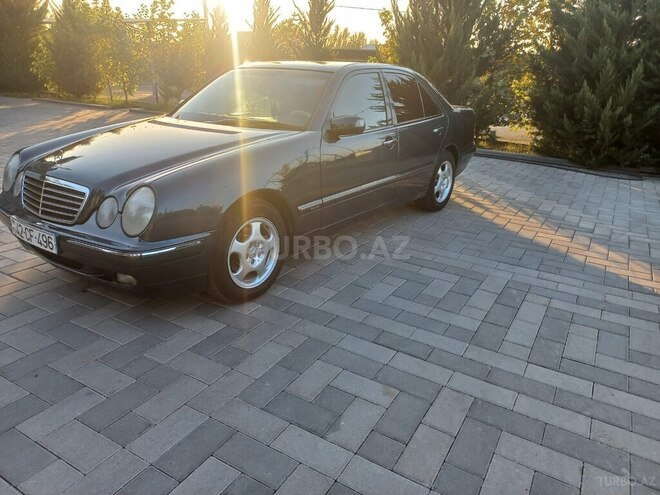 Mercedes E 220 2000, 365,000 km - 2.2 л - Sabirabad