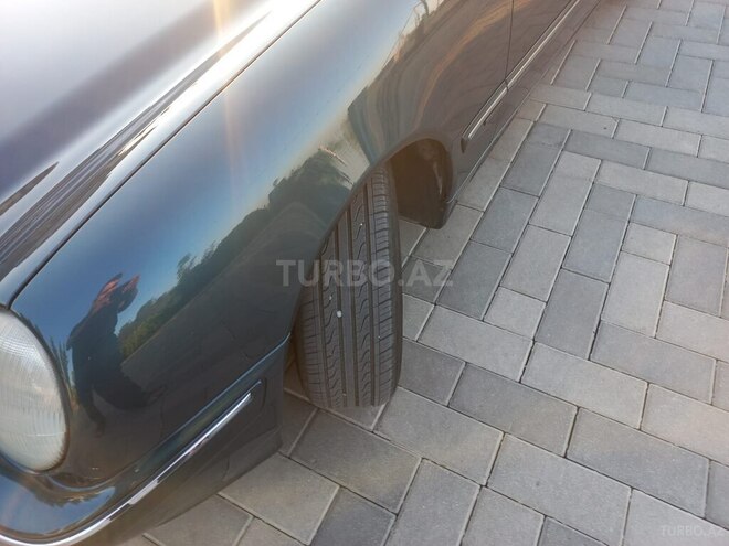 Mercedes E 220 2000, 365,000 km - 2.2 л - Sabirabad