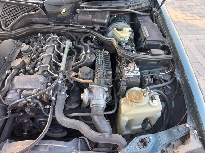 Mercedes E 220 2000, 365,000 km - 2.2 л - Sabirabad