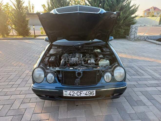 Mercedes E 220 2000, 365,000 km - 2.2 л - Sabirabad