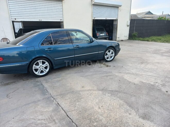 Mercedes E 220 2000, 365,000 km - 2.2 л - Sabirabad