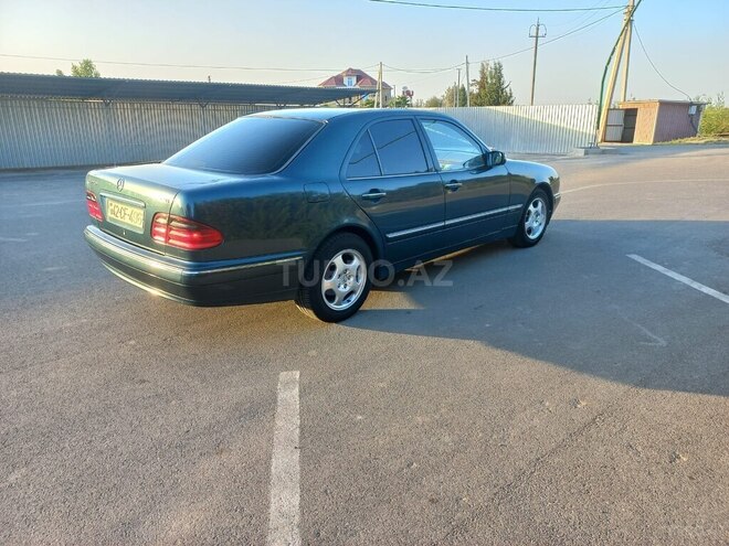 Mercedes E 220 2000, 365,000 km - 2.2 л - Sabirabad