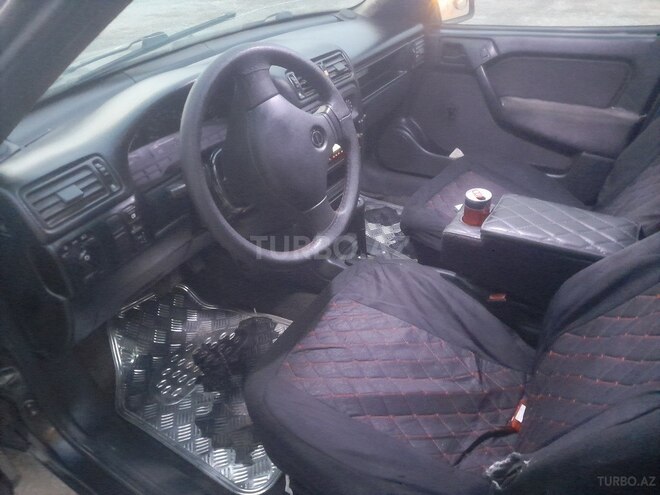 Opel Vectra 1992, 370,000 km - 2.0 l - Bakı