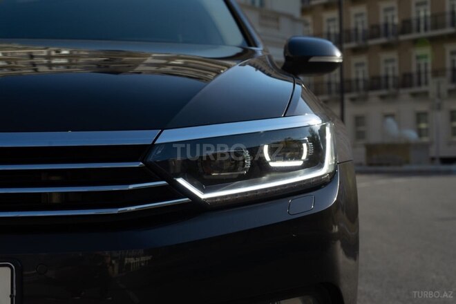 Volkswagen Passat 2018, 93,500 km - 1.8 l - Bakı