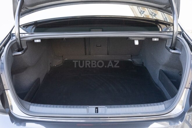 Volkswagen Passat 2018, 93,500 km - 1.8 l - Bakı