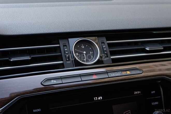 Volkswagen Passat 2018, 93,500 km - 1.8 l - Bakı