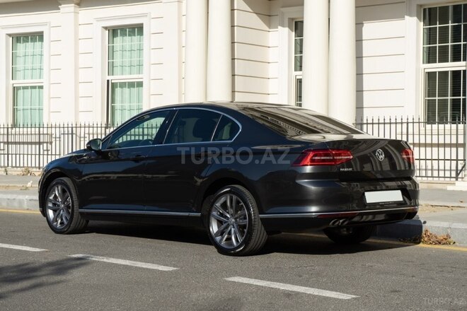 Volkswagen Passat 2018, 93,500 km - 1.8 l - Bakı