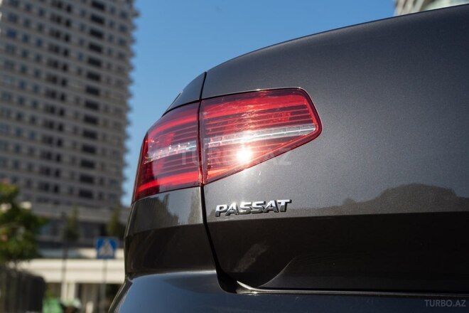 Volkswagen Passat 2018, 93,500 km - 1.8 l - Bakı