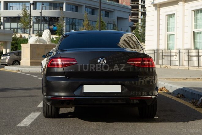Volkswagen Passat 2018, 93,500 km - 1.8 l - Bakı