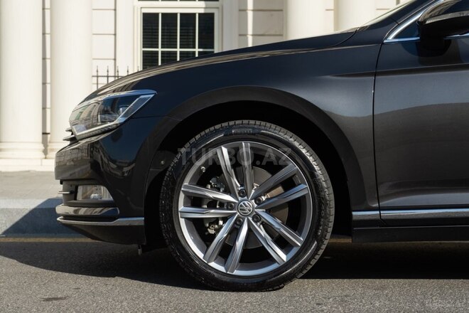 Volkswagen Passat 2018, 93,500 km - 1.8 l - Bakı