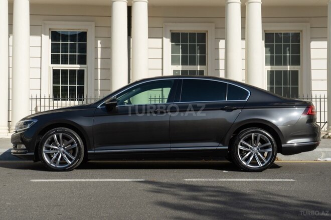 Volkswagen Passat 2018, 93,500 km - 1.8 l - Bakı