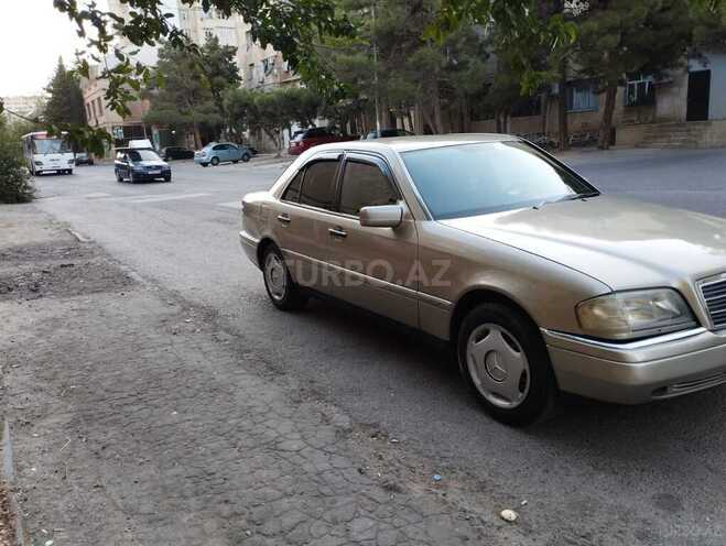 Mercedes C 250 1993, 297,201 km - 2.5 l - Bakı