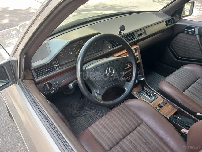 Mercedes E 250 1993, 548,500 km - 2.5 l - Bakı