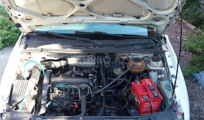 Volkswagen Golf 1993, 125,203 km - 1.6 л - Lənkəran