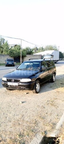 Opel Astra 1996, 391,000 km - 1.6 l - Quba