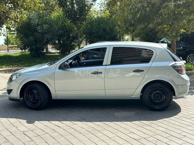 Opel Astra 2009, 206,000 km - 1.4 л - Bakı