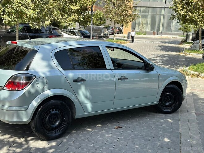Opel Astra 2009, 206,000 km - 1.4 л - Bakı