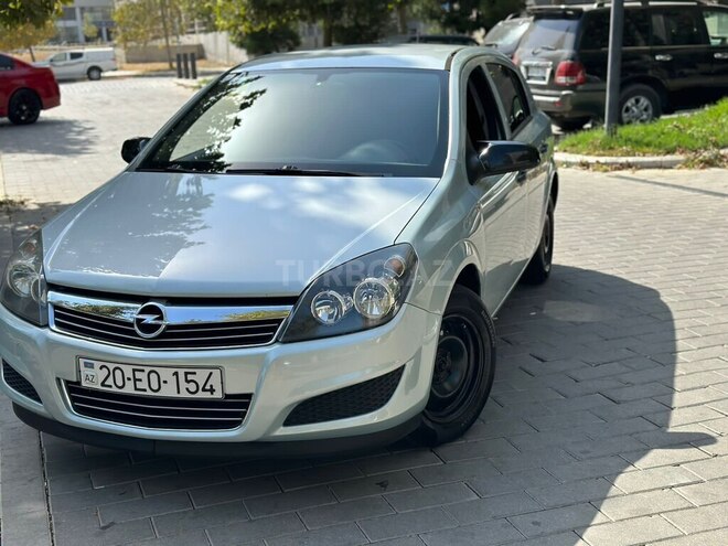 Opel Astra 2009, 206,000 km - 1.4 л - Bakı