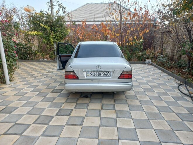 Mercedes E 200 1995, 400,000 km - 2.0 l - Göygöl