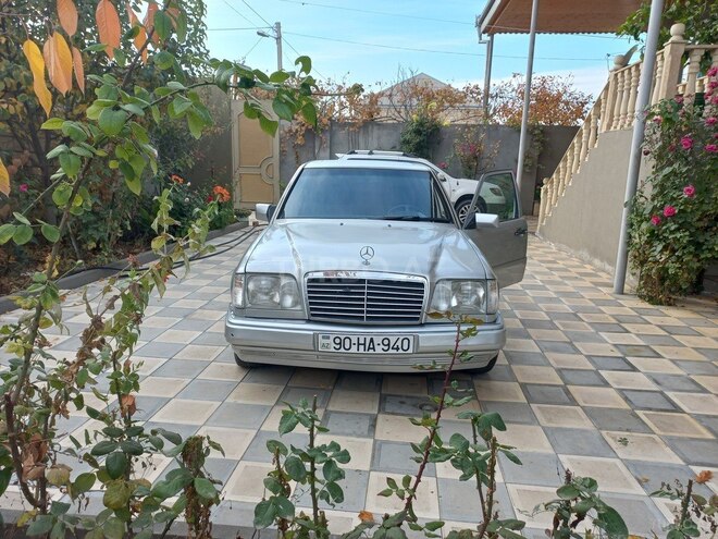 Mercedes E 200 1995, 400,000 km - 2.0 l - Göygöl