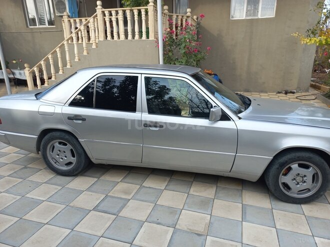 Mercedes E 200 1995, 400,000 km - 2.0 l - Göygöl