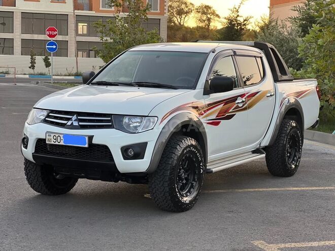 Mitsubishi L200 2015, 153,700 km - 2.5 l - Bakı