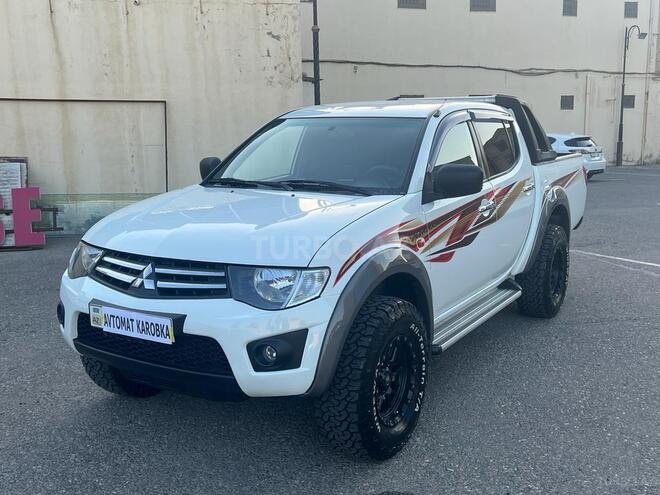 Mitsubishi L200 2015, 153,700 km - 2.5 l - Bakı