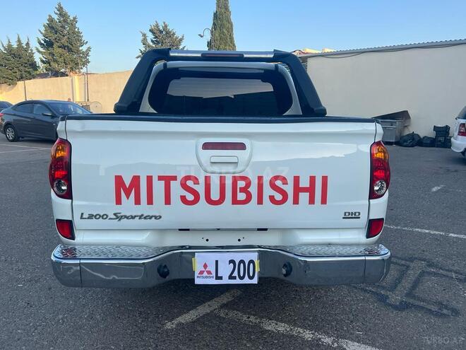 Mitsubishi L200 2015, 153,700 km - 2.5 l - Bakı