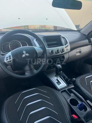 Mitsubishi L200 2015, 153,700 km - 2.5 l - Bakı