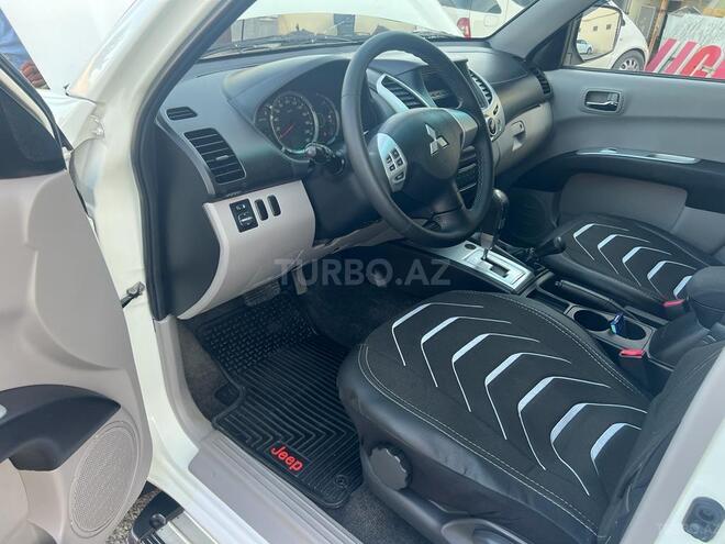 Mitsubishi L200 2015, 153,700 km - 2.5 l - Bakı