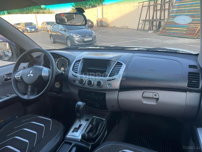 Mitsubishi L200 2015, 153,700 km - 2.5 l - Bakı