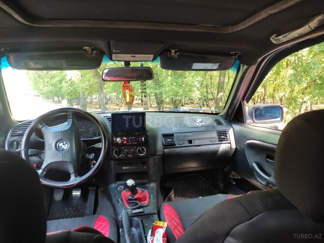 BMW 318 1995, 321,321 km - 1.8 л - Qax