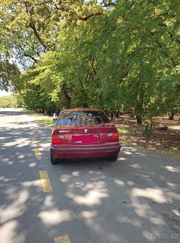 BMW 318 1995, 321,321 km - 1.8 л - Qax