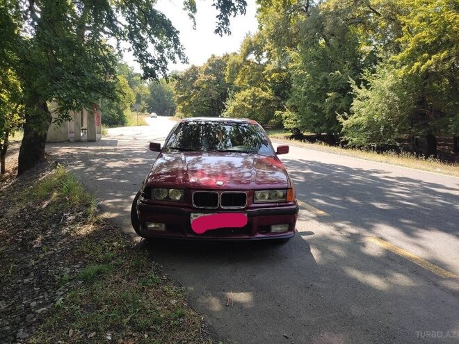 BMW 318 1995, 321,321 km - 1.8 л - Qax