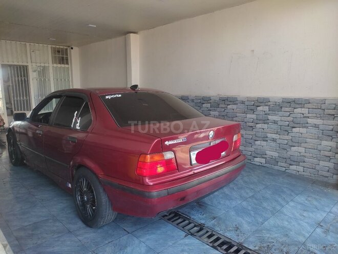 BMW 318 1995, 321,321 km - 1.8 л - Qax